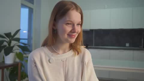 Molly online show from December 2025 04:42:02 AM