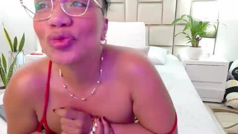 Snapshot of jesicataylorx chatting on April 2026 12:47:01 PM JESICA online show from April 2026 12:47:01 PM