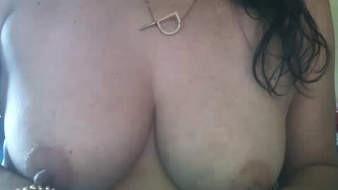 Snapshot of jessehot17 chatting on September 2025 04:33:02 PM Elisas Dream online show from September 2025 04:33:02 PM