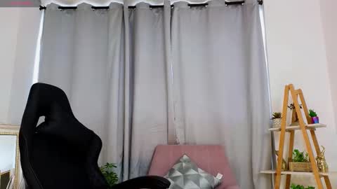 bella  adams online show from February 2025 03:10:02 PM