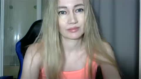 Snapshot of jessfox1 chatting on December 2024 01:37:02 AM JessFox1 online show from December 2024 01:37:02 AM