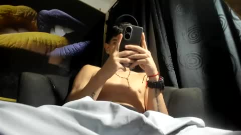 Snapshot of jesshot_bigcock chatting on June 2026 06:16:02 AM jesshot_bigcock online show from June 2026 06:16:02 AM