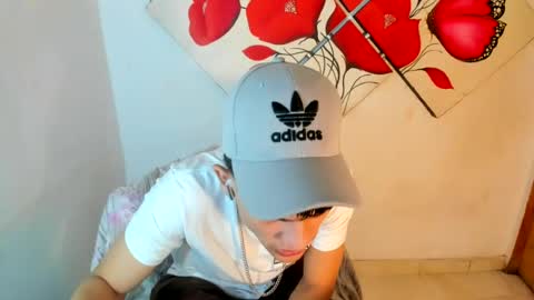 Snapshot of jesshot_bigcock chatting on August 2026 01:53:01 AM jesshot_bigcock online show from August 2026 01:53:01 AM