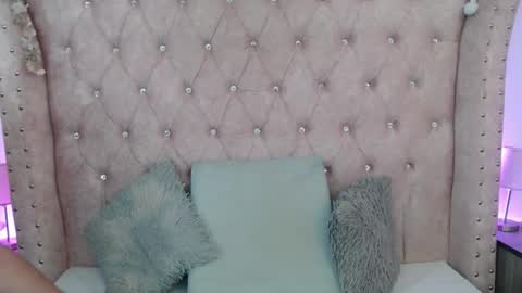 Jessica  online show from October 2025 03:02:01 PM