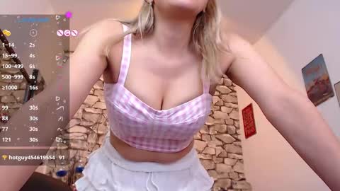 Jessica online show from December 2024 02:33:01 PM