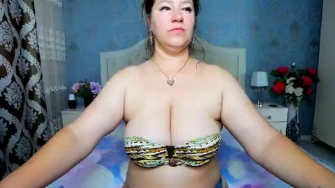 Snapshot of jessicalove20 chatting on June 2026 03:53:01 AM single mommy online show from June 2026 03:53:01 AM