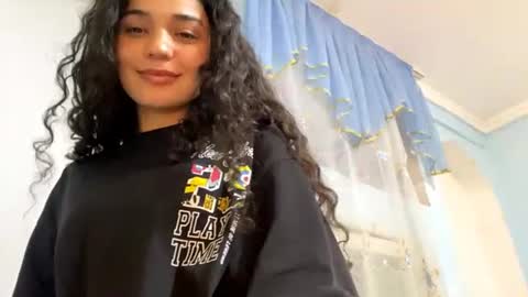 Snapshot of jessicaroad chatting on July 2026 07:02:02 AM Elly online show from July 2026 07:02:02 AM