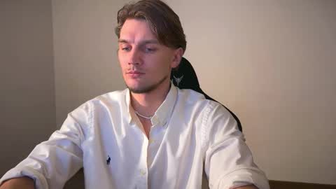 Snapshot of jessierise chatting on October 2025 09:33:01 PM JessieRise online show from October 2025 09:33:01 PM