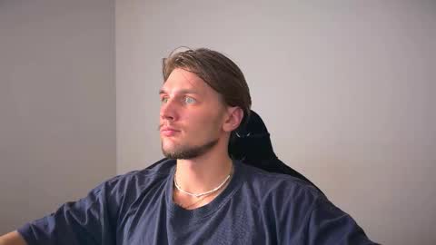 Snapshot of jessierise chatting on October 2025 11:51:02 PM JessieRise online show from October 2025 11:51:02 PM