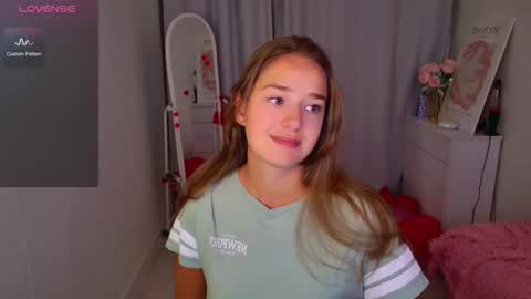 Snapshot of jessiestarz chatting on February 2026 01:56:02 PM Jessi online show from February 2026 01:56:02 PM