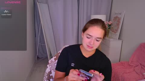 Snapshot of jessiestarz chatting on April 2026 01:49:02 PM Jessi online show from April 2026 01:49:02 PM