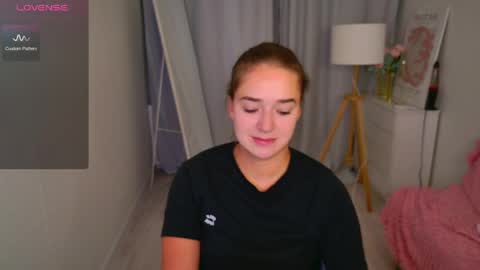 Snapshot of jessiestarz chatting on April 2026 02:02:02 PM Jessi online show from April 2026 02:02:02 PM