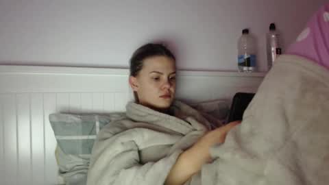 jessieryan online show from November 2025 04:45:02 AM