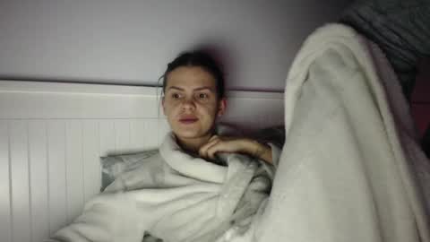 jessieryan online show from November 2025 05:02:01 AM