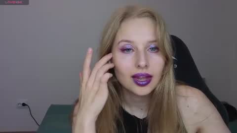Snapshot of jessy_comely chatting on July 2026 05:19:02 PM Jessy online show from July 2026 05:19:02 PM