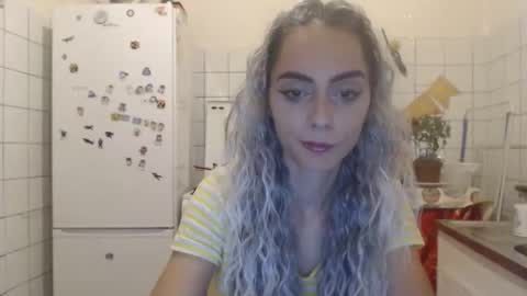 Jessy online show from September 2025 05:01:02 PM