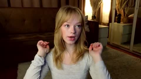 Snapshot of jewellhogan chatting on December 2025 07:15:02 AM Gwen online show from December 2025 07:15:02 AM