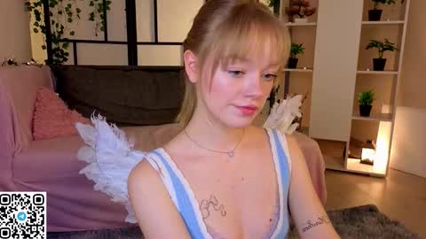 Gwen online show from February 2026 09:11:01 PM