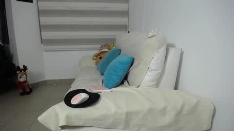 Camila online show from November 2025 10:51:02 AM