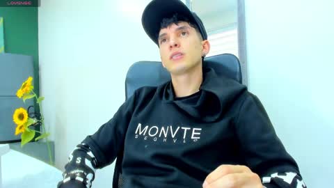 Jheampiero online show from April 2026 09:05:01 PM