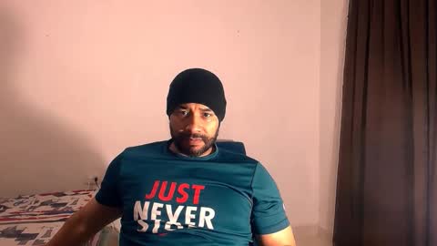 En moreno online show from November 2025 12:59:03 PM