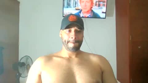 En moreno online show from December 2025 08:25:01 PM