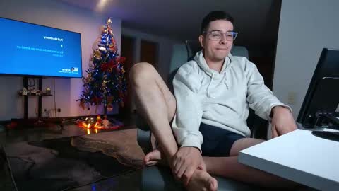 Jhoan Saenz online show from November 2025 04:37:01 AM