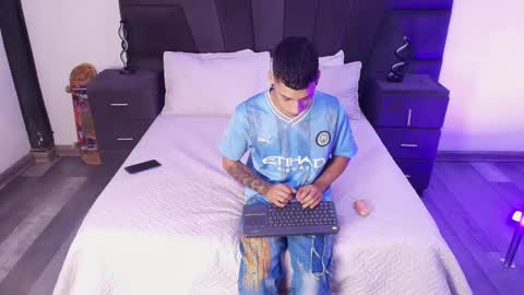 jhoanleandro online show from February 2025 04:10:02 AM