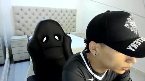 jhoanleandro online show from February 2026 06:23:01 AM