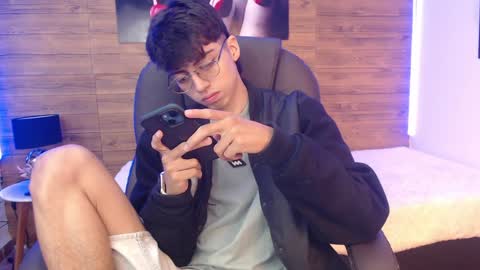 Snapshot of jhoellx chatting on December 2024 12:49:01 PM Jhoel online show from December 2024 12:49:01 PM