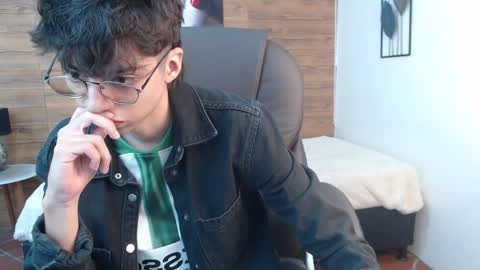 Snapshot of jhoellx chatting on December 2024 01:02:02 PM Jhoel online show from December 2024 01:02:02 PM