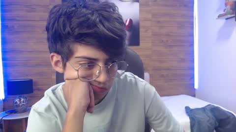 Snapshot of jhoellx chatting on March 2025 12:33:02 PM Jhoel online show from March 2025 12:33:02 PM