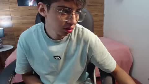 Snapshot of jhoellx chatting on October 2025 08:40:02 PM Jhoel online show from October 2025 08:40:02 PM