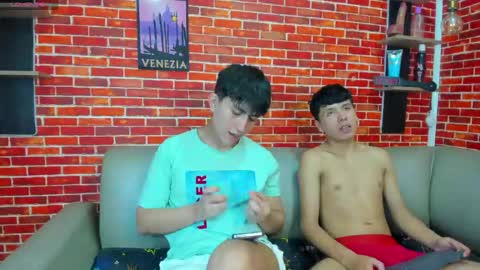 Snapshot of jhon_kleinn chatting on May 2026 08:46:01 PM Jake y Troy online show from May 2026 08:46:01 PM