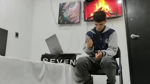 jhon online show from February 2025 03:47:01 PM