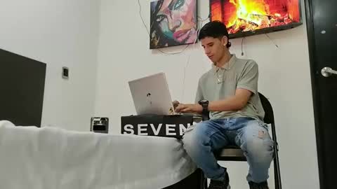 jhon online show from February 2025 03:59:02 PM