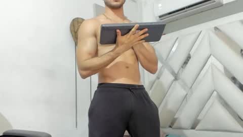 jhonny online show from January 2025 04:06:02 AM