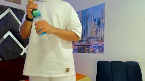 jhonny online show from February 2026 08:07:02 PM