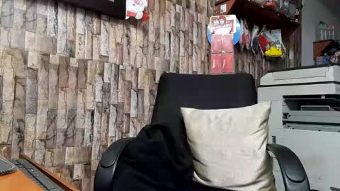 Jhosuamoore  online show from January 2026 12:13:01 AM