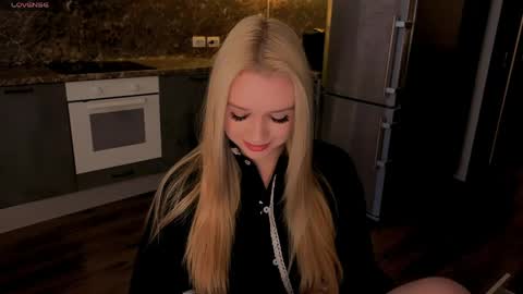 Snapshot of jiaalisaa chatting on April 2026 02:45:02 PM Lisa I would really appreciate it if you could help me achieve 88 thumbs up favorite patterns 38457588 online show from April 2026 02:45:02 PM