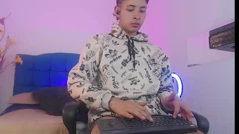 Snapshot of jim_whitte chatting on December 2024 09:24:01 AM Jim Whitte online show from December 2024 09:24:01 AM