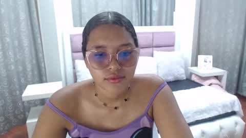 Jimena  online show from September 2025 01:58:02 PM