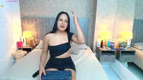 Snapshot of jimena_salazar chatting on June 2026 07:40:01 PM Jimena Salazar online show from June 2026 07:40:01 PM