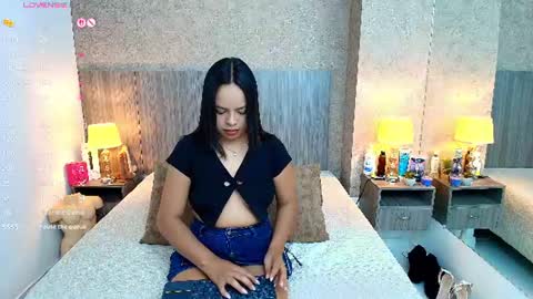 Snapshot of jimena_salazar chatting on June 2026 07:07:01 PM Jimena Salazar online show from June 2026 07:07:01 PM