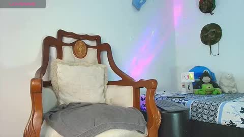 Jimm  Independent Model  online show from October 2025 01:48:02 PM