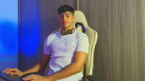 Jimmy Leeh online show from November 2025 03:38:02 AM