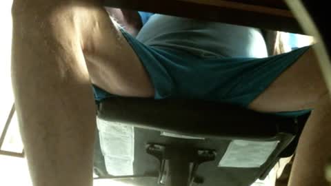 jimwellhung online show from November 2025 04:10:02 AM