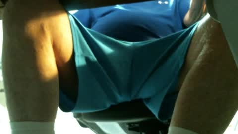 jimwellhung online show from May 2026 03:00:01 AM