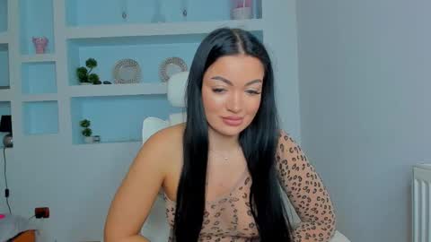 Juliee online show from October 2025 05:24:02 PM