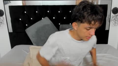 Snapshot of jisus_cat chatting on November 2025 08:47:01 PM Jisus online show from November 2025 08:47:01 PM